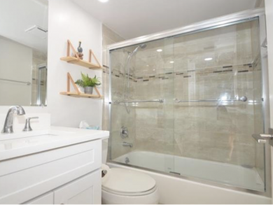 Great Naples Condo One Bloc to Vanderbilt Beach